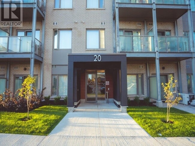 Building Photo - 20 Orchid Pl Dr