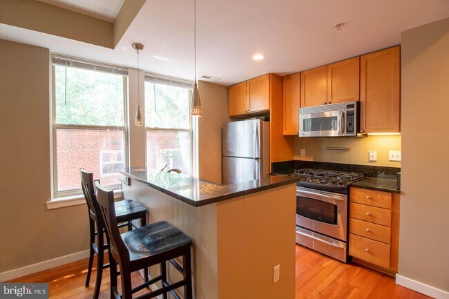 Foto del edificio - 2535 13th St NW