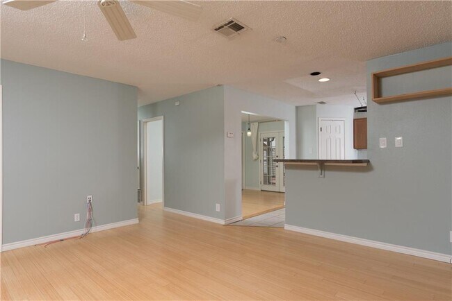 Building Photo - 803 Sussex Dr