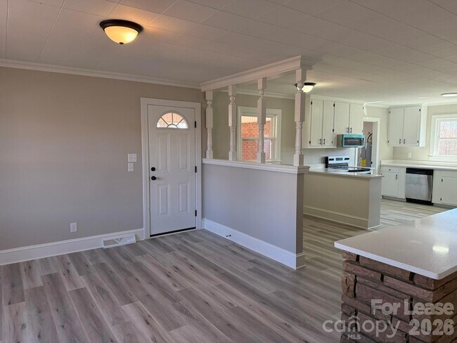 Foto del edificio - 5703 North Carolina Hwy 150