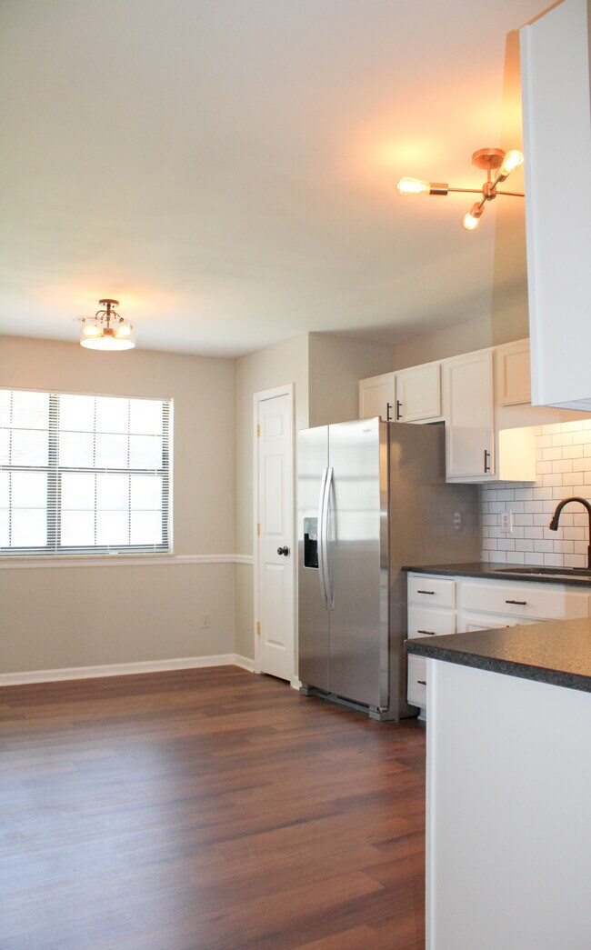 Building Photo - 1143 N Rachaels Cir