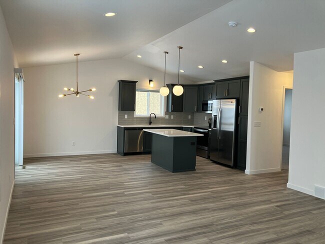Building Photo - New 3 Bedroom/2 Bathroom House