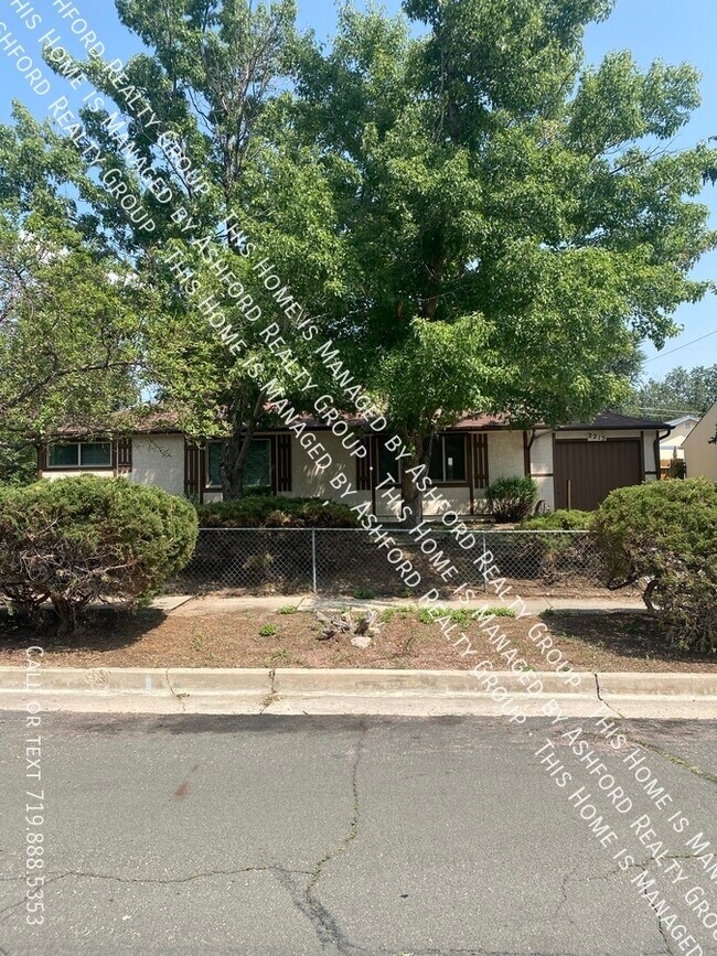 Building Photo - 2215 Bonfoy Ave