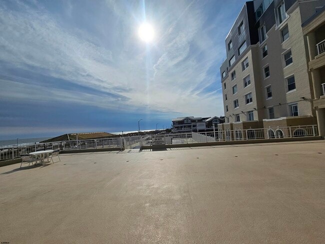 Building Photo - 6100 Boardwalk