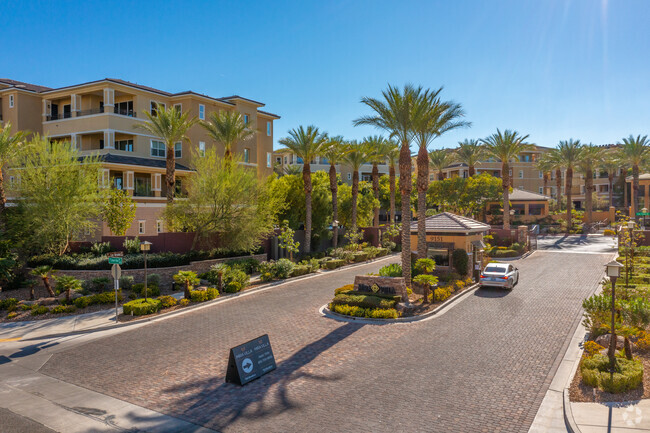 Building Photo - Mira Villa at Summerlin