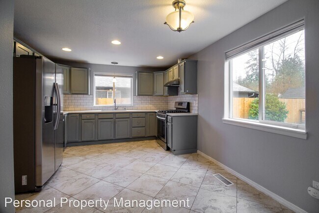 Foto del edificio - 4 br, 2.5 bath House - 4411 NE 131st Ave