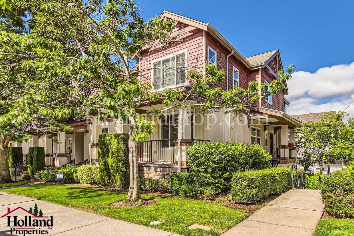 Primary Photo - Fantastic Portland Townhouse!!! *** 1 Appl...