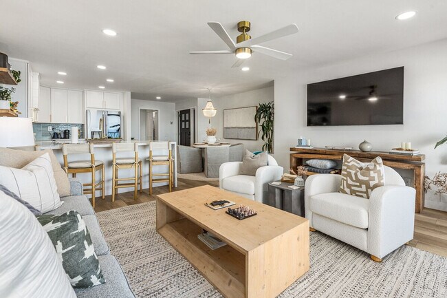 Foto del edificio - 150 S Shore Dr