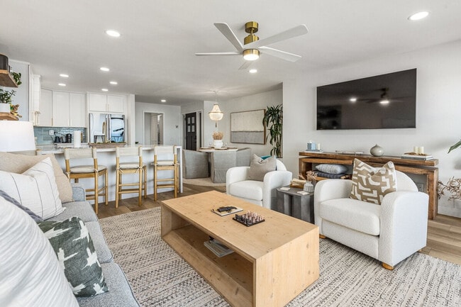 Building Photo - 150 S Shore Dr