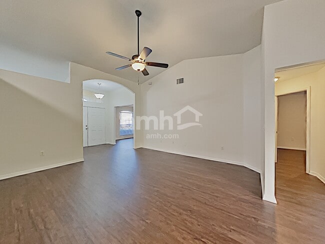 Building Photo - 3244 Sanoma Dr