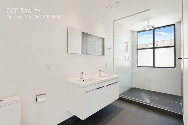 Building Photo - 240 N 2nd St