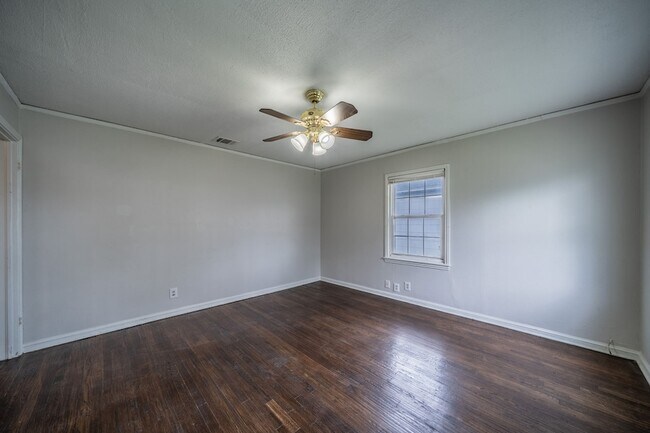 Foto del edificio - 1155 Greenbrier Dr