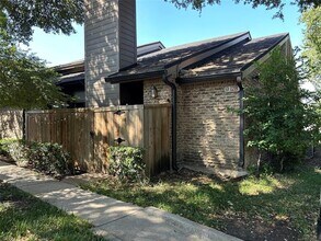 Building Photo - 333 Melrose Dr