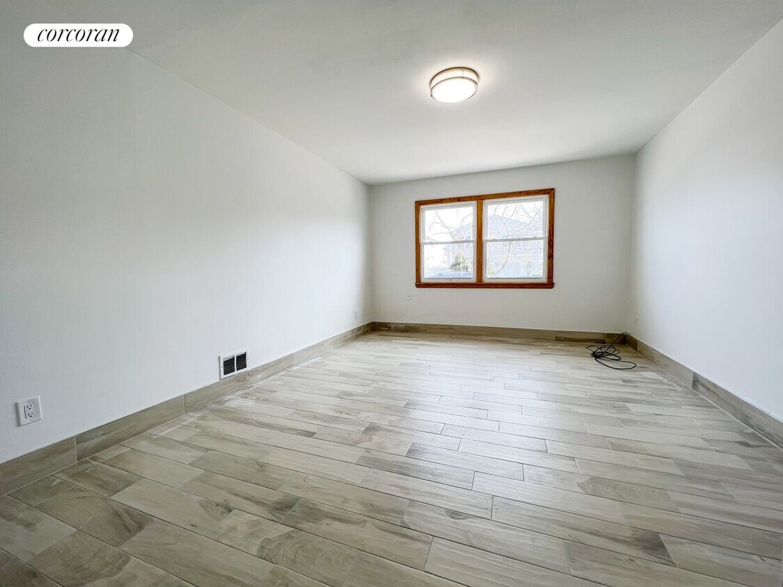 94 Nostrand Ave, Staten Island, NY 10314 Room for Rent in Staten