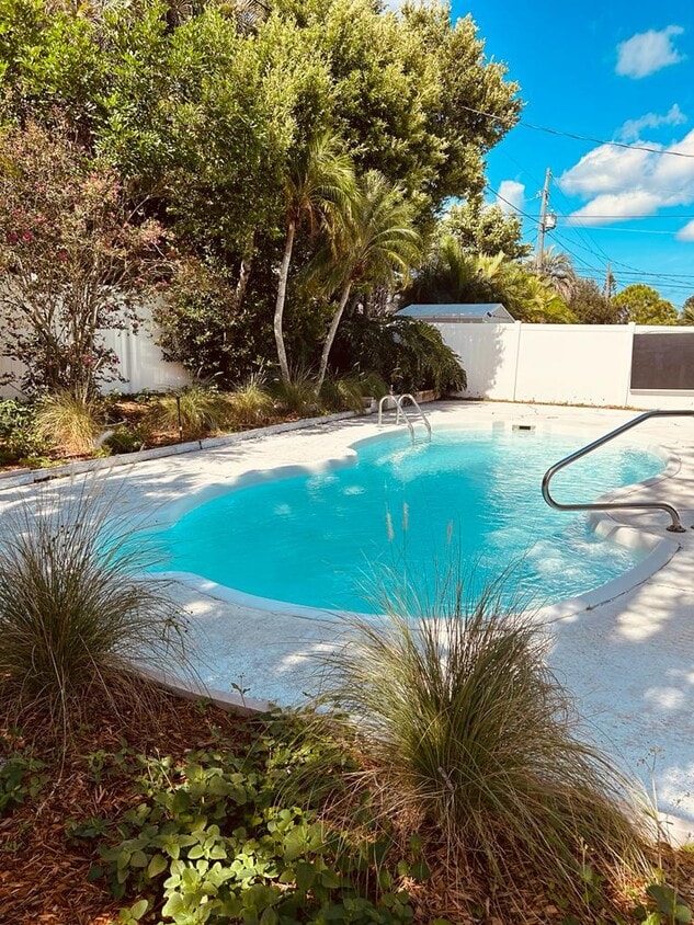 Foto principal - 1831 Kay Dr