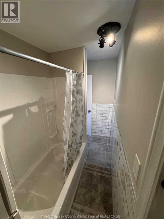 Photo du bâtiment - 600 Park St W