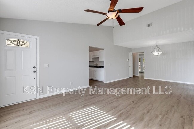 Foto del edificio - 129 Finn Cir