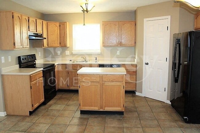 Building Photo - 3624 Fredricksburg Dr