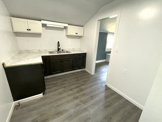 Foto del edificio - 1060 E 24th St