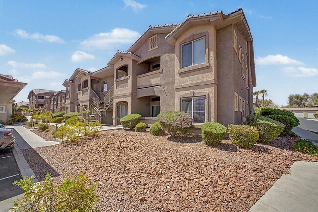 Foto del edificio - Gated 3 Bedroom condo located just off 215 & Eastern!