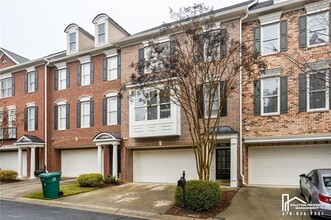 Building Photo - 600 Vinings Estates Dr SE