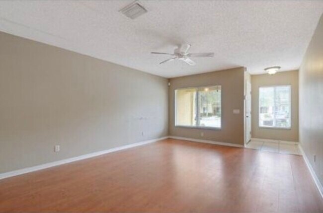 Building Photo - 10752 Keys Gate Dr