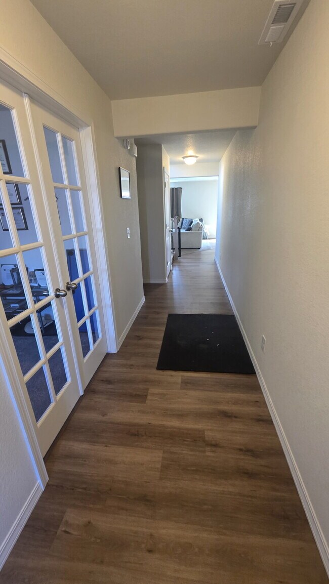 Foto del edificio - Beautiful 4BR 2.5 bath Home in Bradley Heights near Military bases