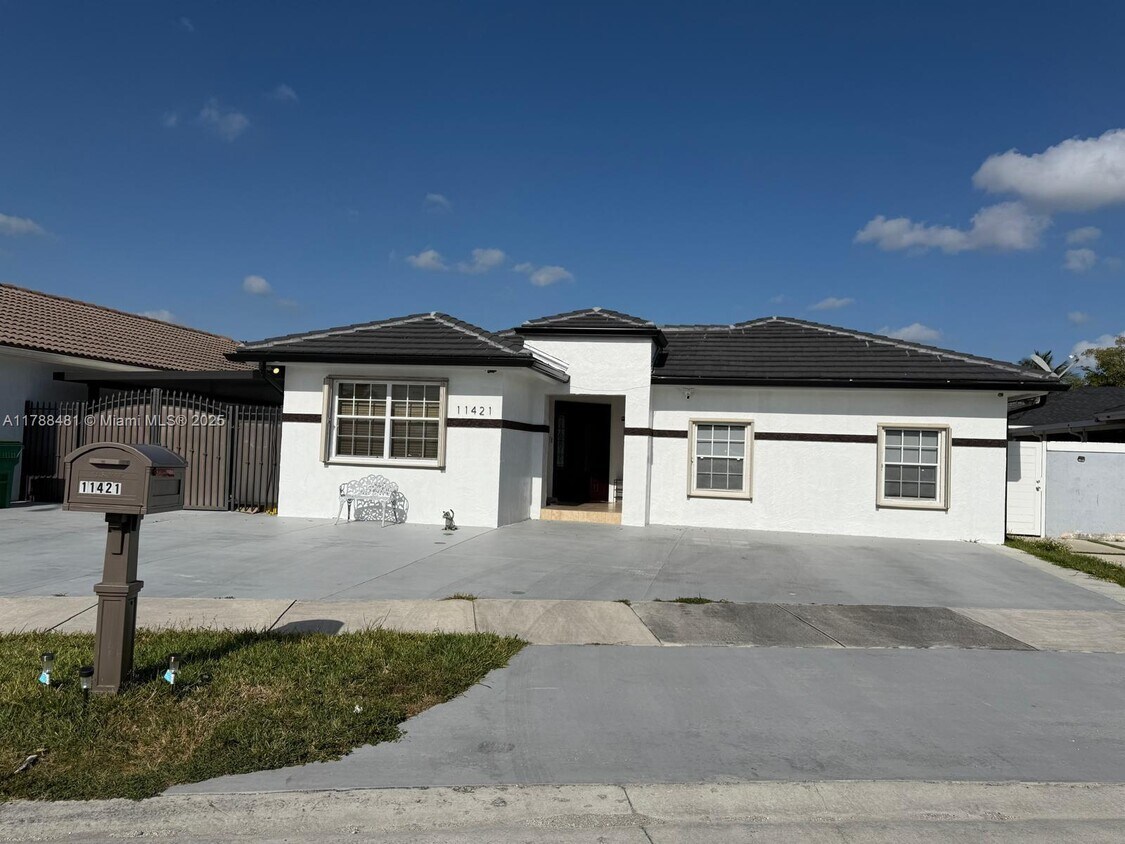 Primary Photo - 11421 SW 145th Ave