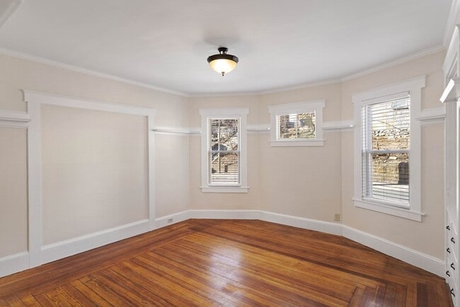 Building Photo - 46 Alpheus Rd