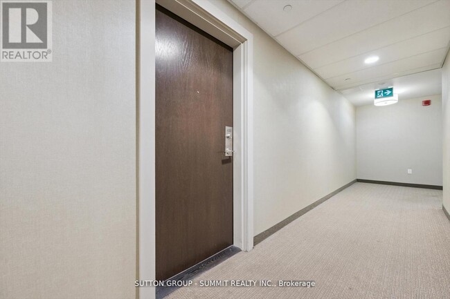 Building Photo - 216 Oak Park Blvd