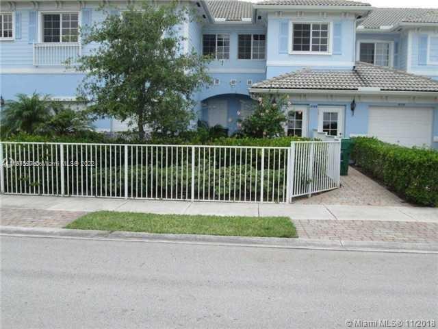 Foto principal - 3595 NW 13th St