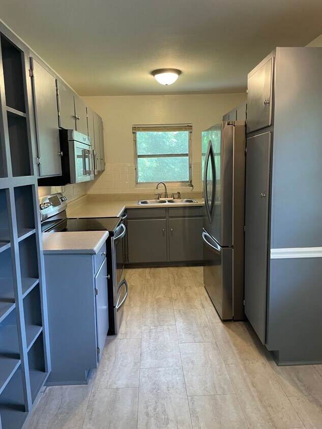 Fall Into Comfort! Spacious 3BR/2BA Upstai... - Fall Into Comfort! Spacious 3BR/2BA Upstai...