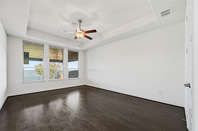 Foto del edificio - 18136 Lakefront Ct