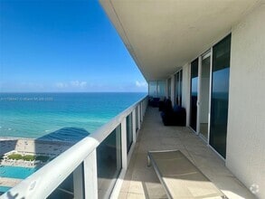 Building Photo - 1830 S Ocean Dr