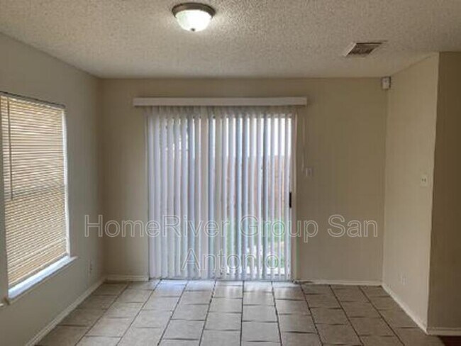 Foto del edificio - 46 Weathering Creek