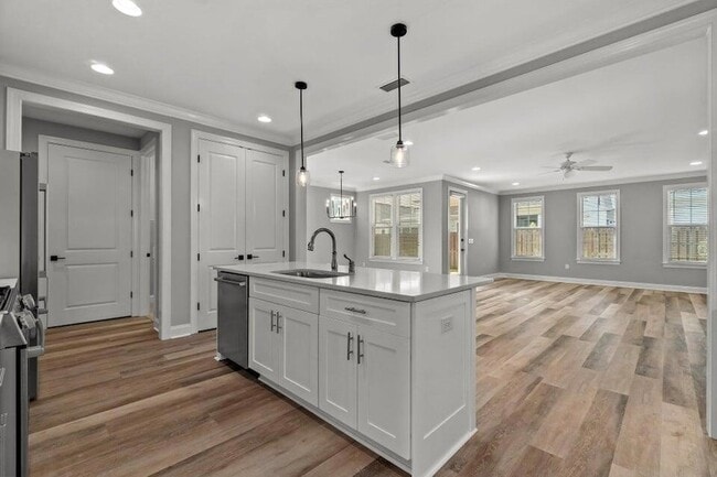 Foto del edificio - 76 Conifer Ct