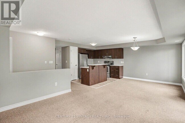 Building Photo - 145 Bluestone Private