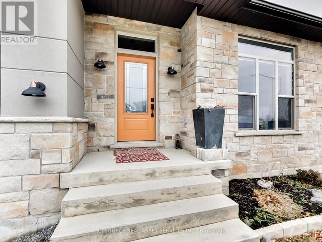 Building Photo - 6 Renfield St