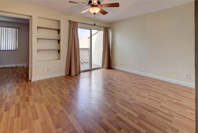 Foto del edificio - 4952 N Hemingway Cir