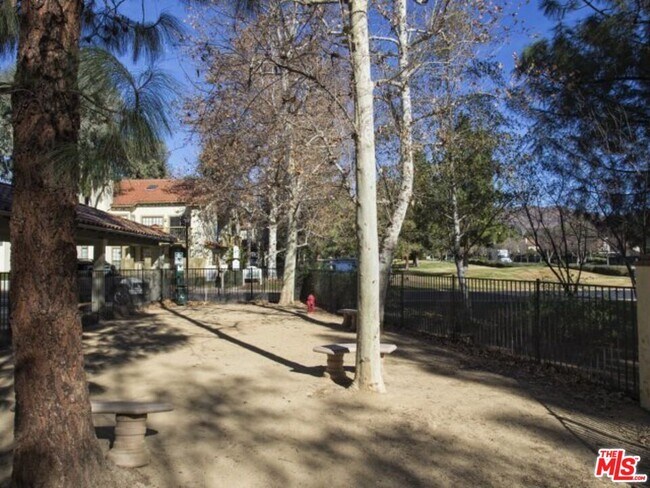 Foto del edificio - 973 Westcreek Ln