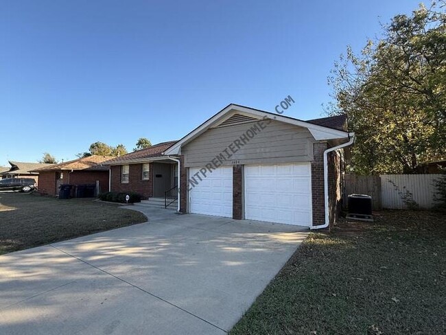 Photo - 1404 NW 103rd St House