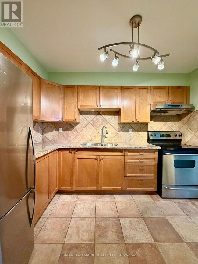 Building Photo - 360 Ridelle Ave