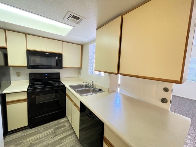 Building Photo - MOVE IN SPECIAL OAC-1 Bedroom/1 Bath commu...