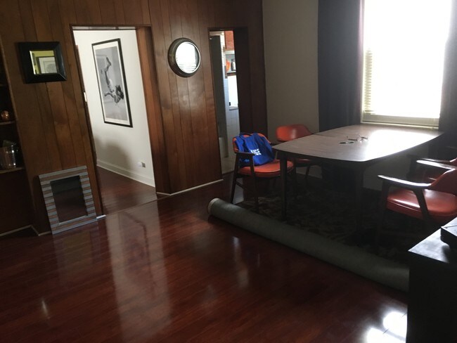 Dining room - 141 E 5th Ave