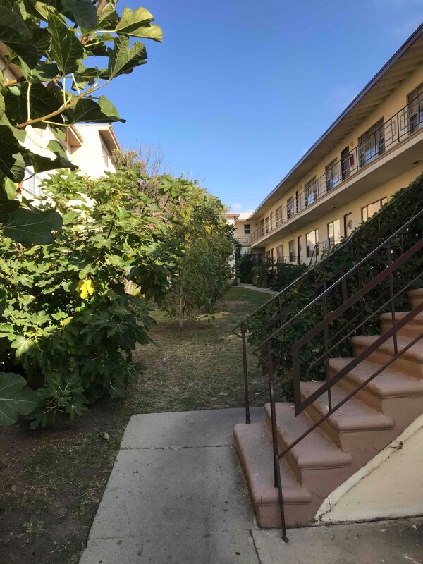 921 N Inglewood Ave Unit 6, Inglewood, CA 90302 Room for Rent in