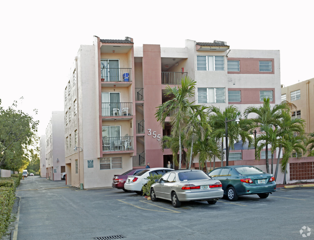 Primary Photo - 72nd Avenue Apartments