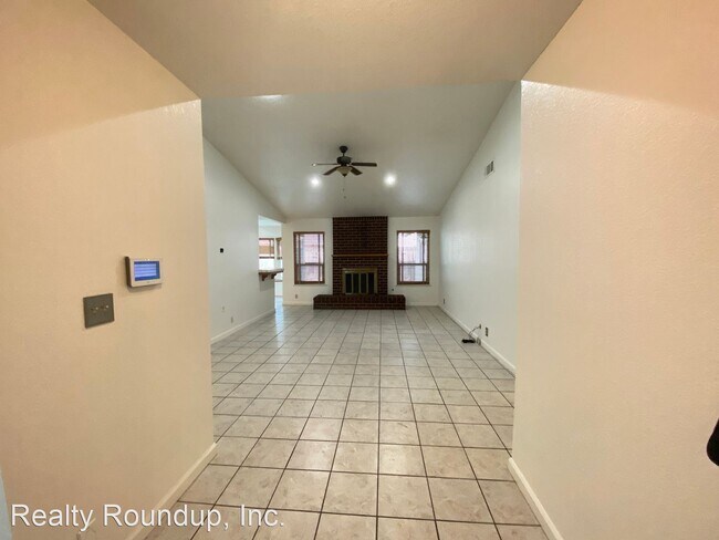 Foto del edificio - 3 br, 2 bath House - 437 Ward Ct