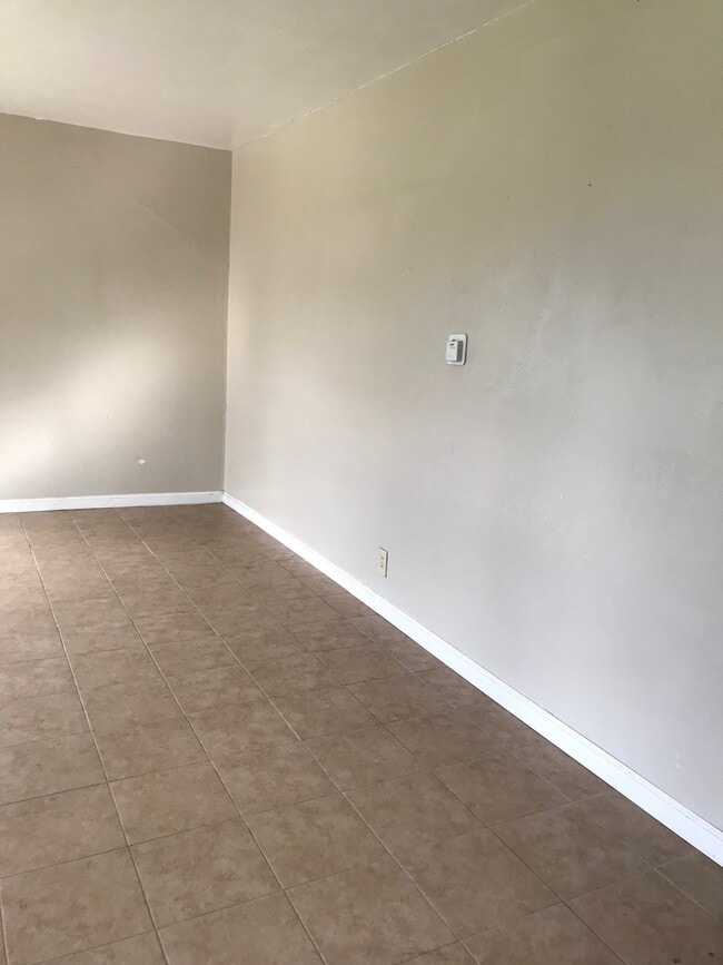 Building Photo - 1829 Morgan Ln