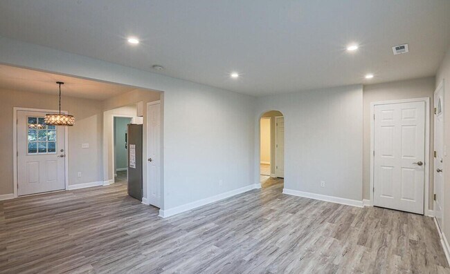 Foto del edificio - 5929 Montgomery St