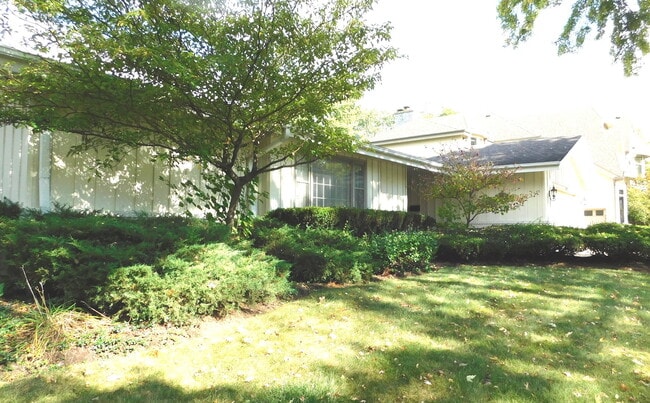 Foto del edificio - 1117 Summit Hills Ln